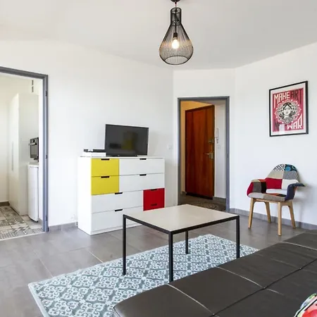 Flat W Balcony Facing The Ocean - - Welkeys * Ανγκλέ